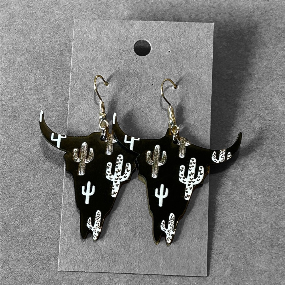 🌵 🤠 Western Bull Skull & Cactus Acrylic Drop Earrings ✨🆕